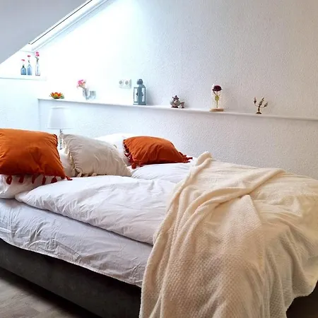 Beauty&beast 24h-check-in, 6 Pers, Klima, Massageliege Appartement *