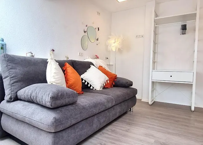 Beauty And Beast 24h-check-in, 6 Pers, Klima, Massageliege 아파트 크렘린건